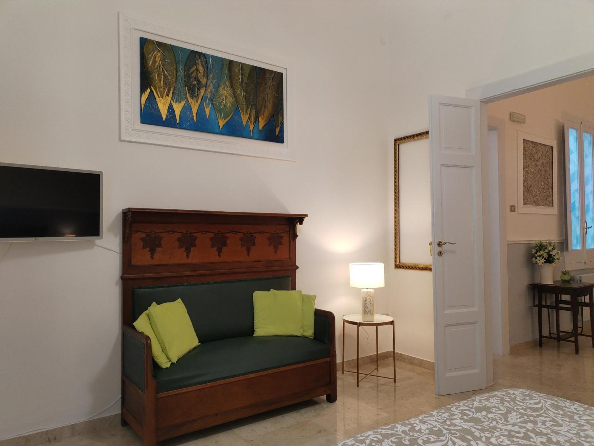 Liberty House Apartment *